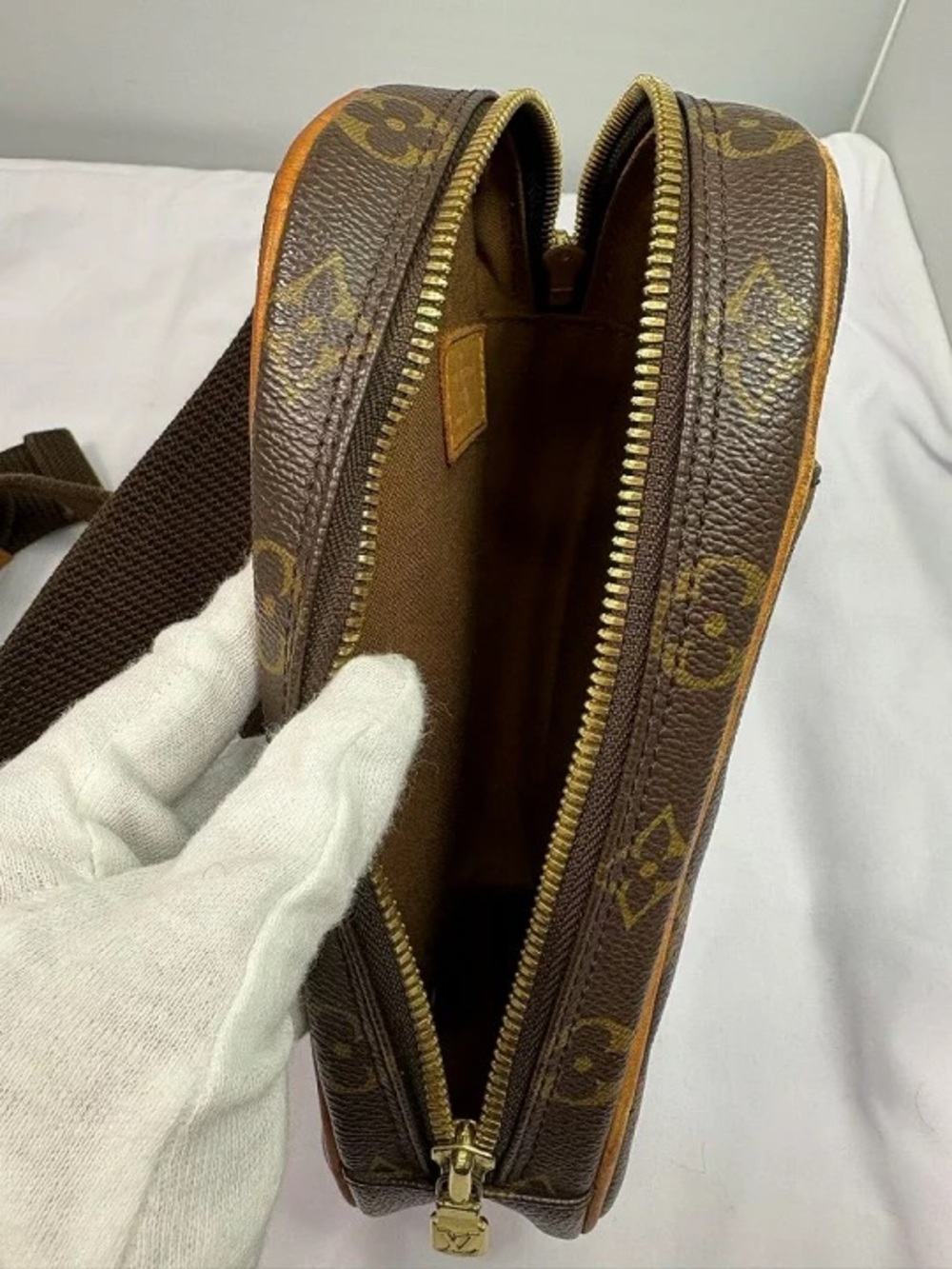 Authentic Louis Vuitton Pochette gange monogram mini belt sling bum bag - Picture 7 of 11